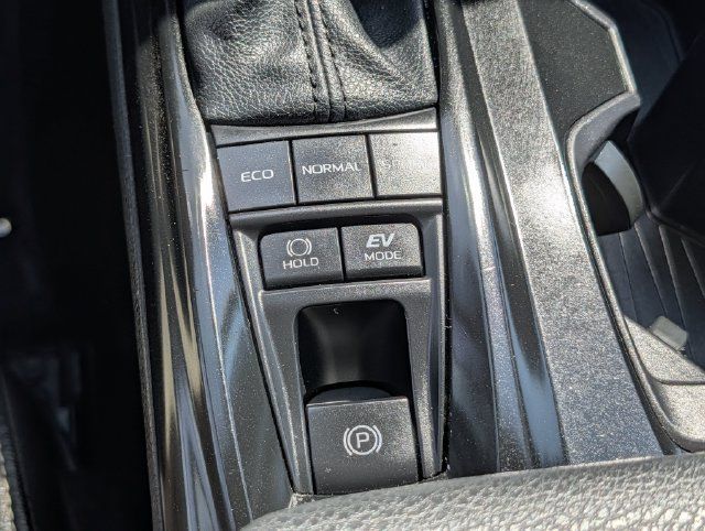 Used 2025 Toyota Camry SE FWD image 16