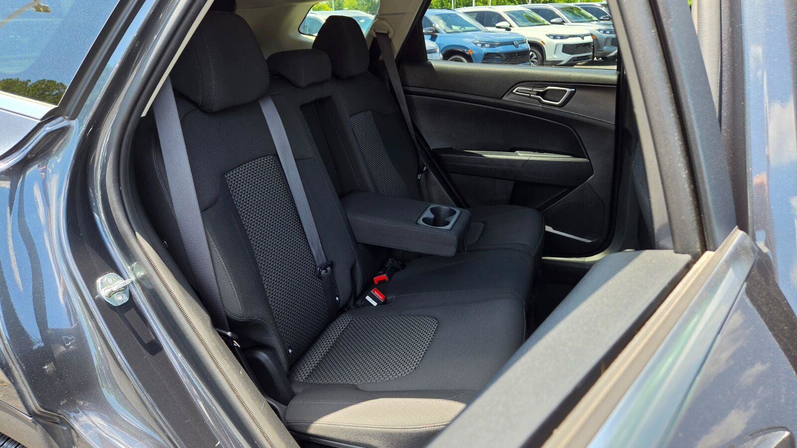 Used 2023 Kia Sportage LX FWD image 51