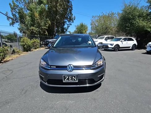 Used 2019 Volkswagen e-Golf SE FWD image 1