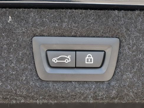 Used 2023 BMW 530i w/ M Sport Package image 9