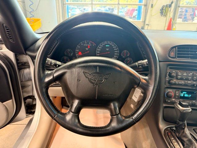 Used 1997 Chevrolet Corvette Coupe w/ Memory Pkg RWD image 11