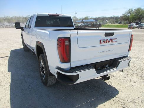 New 2026 GMC Sierra 3500 Denali w/ Denali Reserve Package image 9