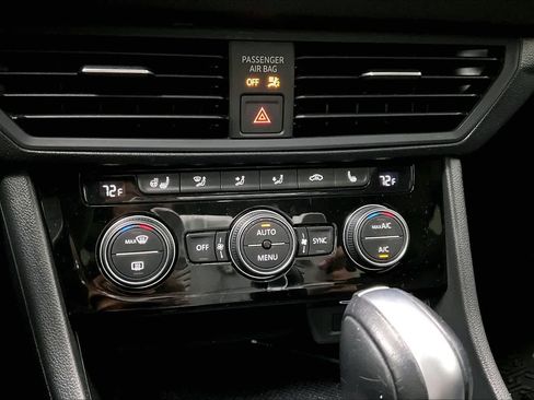 Used 2021 Volkswagen Jetta SE FWD image 31