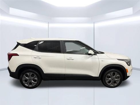Used 2024 Kia Seltos LX AWD/4WD image 6