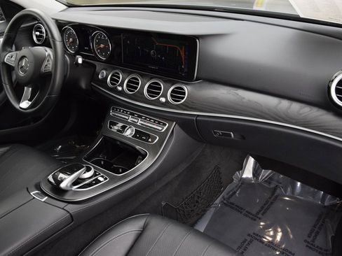 Used 2018 Mercedes-Benz E 400 4MATIC Sedan image 15