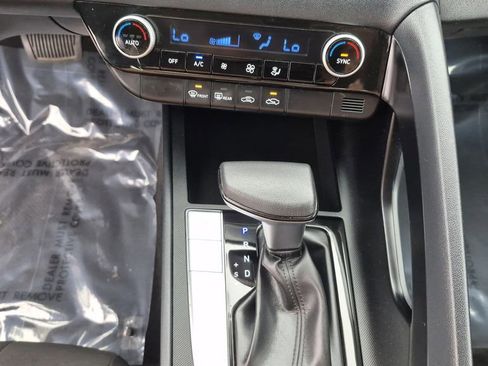Used 2022 Hyundai Elantra SEL image 10
