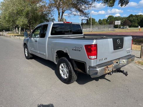 Used 2005 Nissan Titan SE image 9