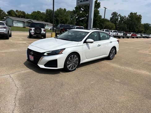 Used 2023 Nissan Altima 2.5 SL FWD image 1