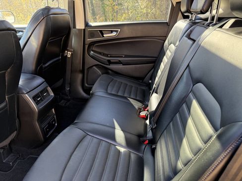 Used 2017 Ford Edge SEL w/ Equipment Group 201A image 9