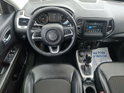 Used 2020 Jeep Compass Latitude w/ Cold Weather Group AWD/4WD image 13