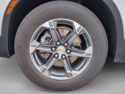 Used 2025 Chevrolet Blazer LT FWD image 13