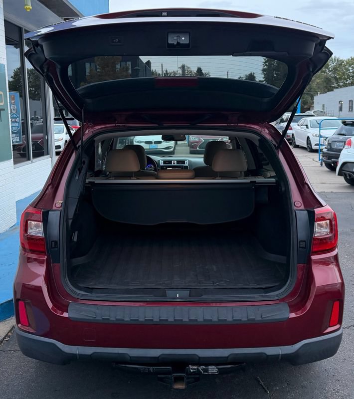 Used 2016 Subaru Outback 2.5i Limited AWD/4WD image 10