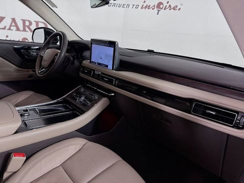 Certified 2024 Lincoln Aviator Reserve w/ Equipment Group 201A RWD image 37