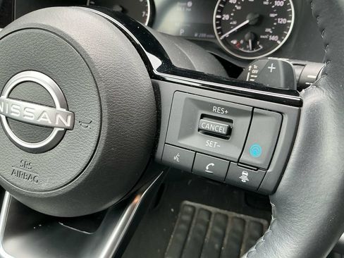 Used 2024 Nissan Pathfinder SL AWD/4WD image 20
