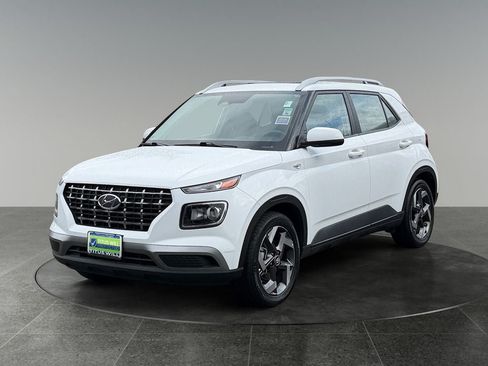 Used 2025 Hyundai Venue SEL FWD image 3