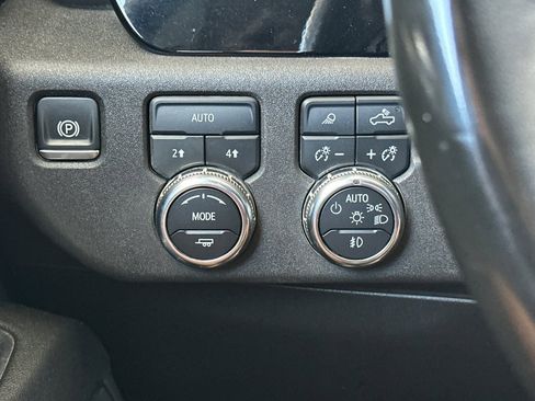 Used 2024 GMC Sierra 1500 SLT image 39