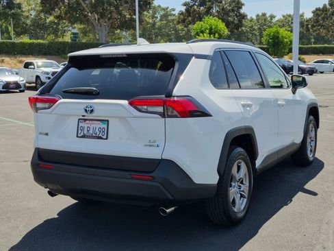 Used 2024 Toyota RAV4 LE AWD/4WD image 5