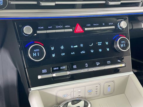 Used 2024 Hyundai Santa Fe Limited image 15