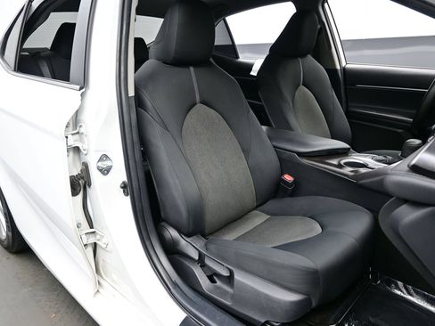 Used 2022 Toyota Camry LE FWD image 14