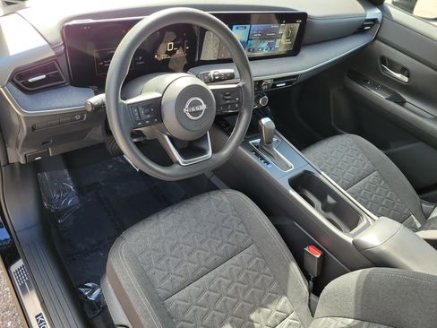 Certified 2025 Nissan Kicks SV w/ Illumination Package FWD image 13