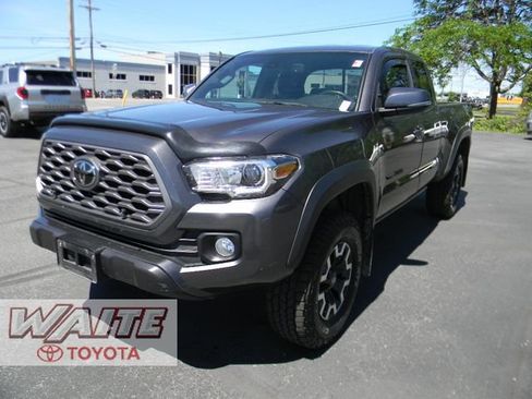 Used 2021 Toyota Tacoma TRD Off-Road w/ Technology Package AWD/4WD image 6