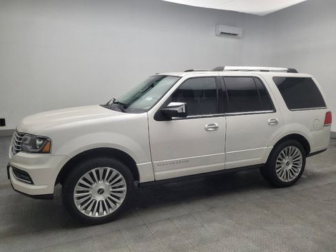 Used 2017 Lincoln Navigator Reserve image 2