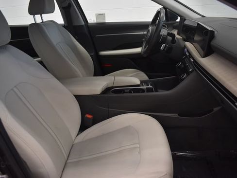 Used 2025 Hyundai Sonata SEL FWD image 19