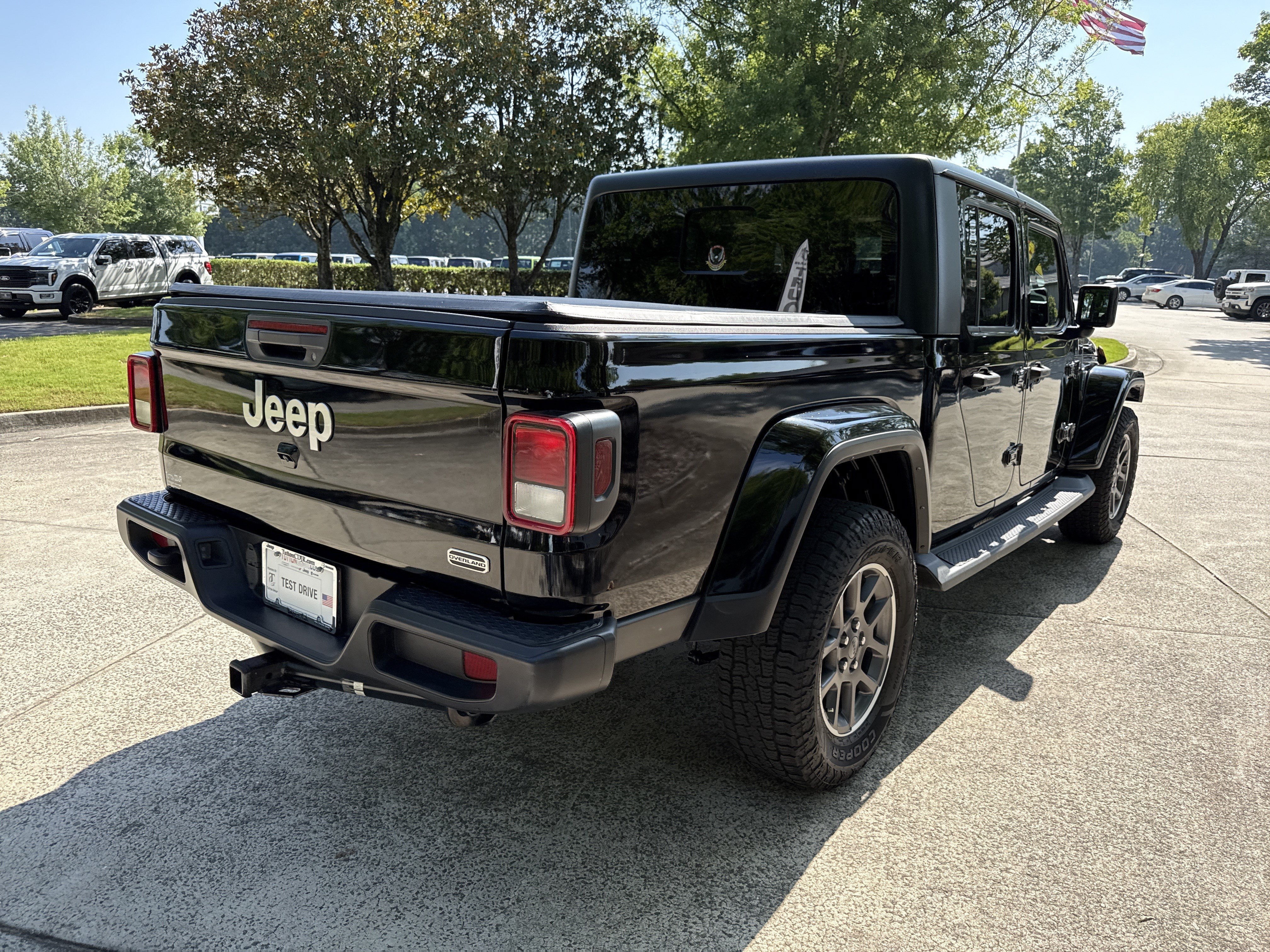 Used 2021 Jeep Gladiator Overland AWD/4WD image 7