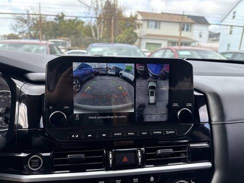 Used 2023 Nissan Pathfinder SL image 26