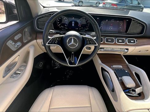 Used 2024 Mercedes-Benz GLE 350 4MATIC image 6