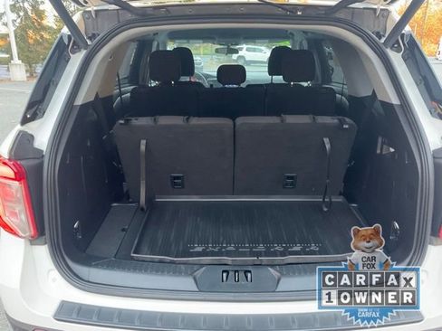 Used 2023 Ford Explorer XLT image 9