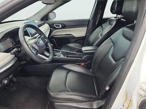 Used 2025 Jeep Compass Limited AWD/4WD image 31