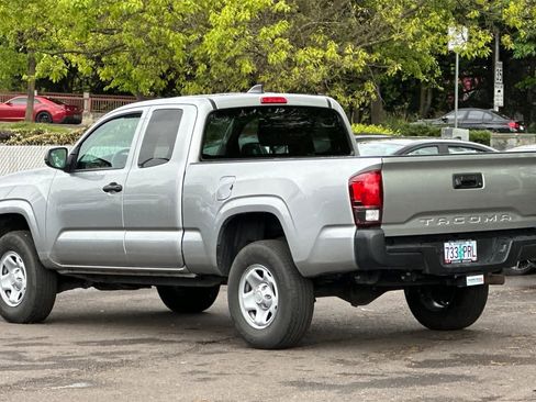 Used 2023 Toyota Tacoma SR RWD image 5
