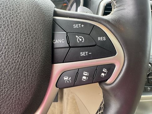 Used 2015 Jeep Grand Cherokee Overland w/ Advanced Technology Group RWD image 14