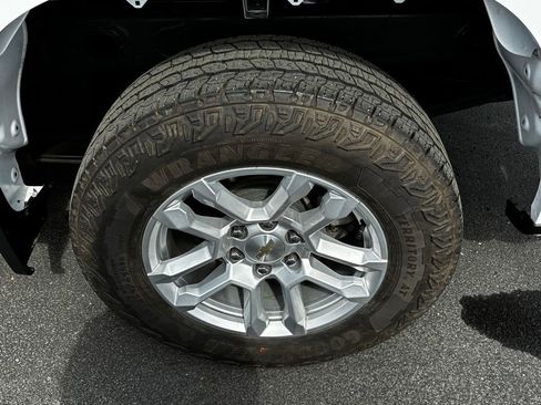 Used 2024 Chevrolet Silverado 1500 LT image 18