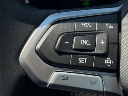 Used 2023 Volkswagen Atlas SE AWD/4WD image 21