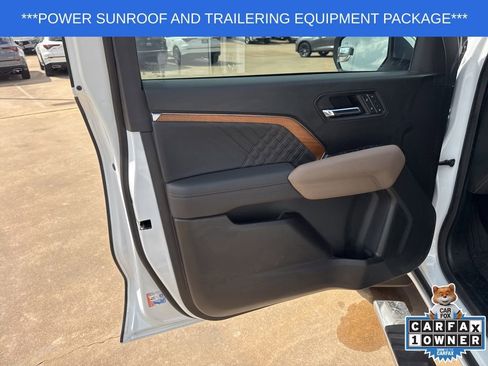 Used 2024 GMC Canyon Denali image 10