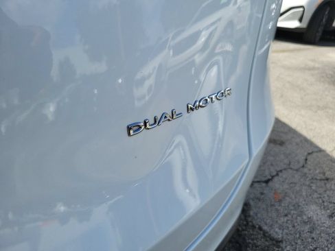 Used 2024 Tesla Model Y Long Range AWD/4WD image 9