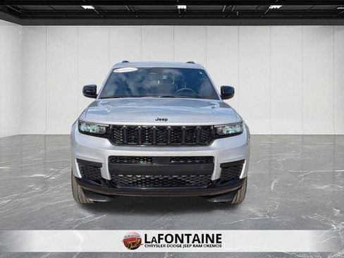 Certified 2024 Jeep Grand Cherokee L Laredo image 8