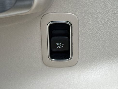 Used 2022 Mercedes-Benz GLB 250 image 21