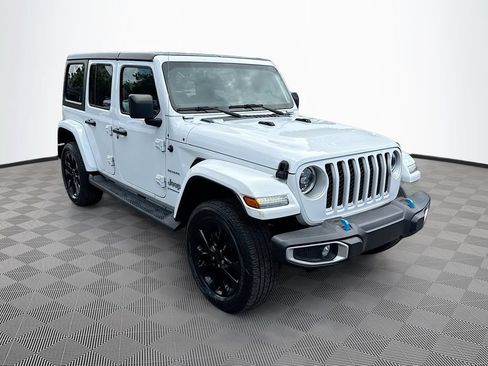 Used 2023 Jeep Wrangler Unlimited Sahara AWD/4WD image 4