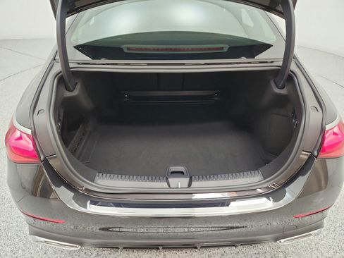 Used 2026 Mercedes-Benz E 450 4MATIC Sedan image 35
