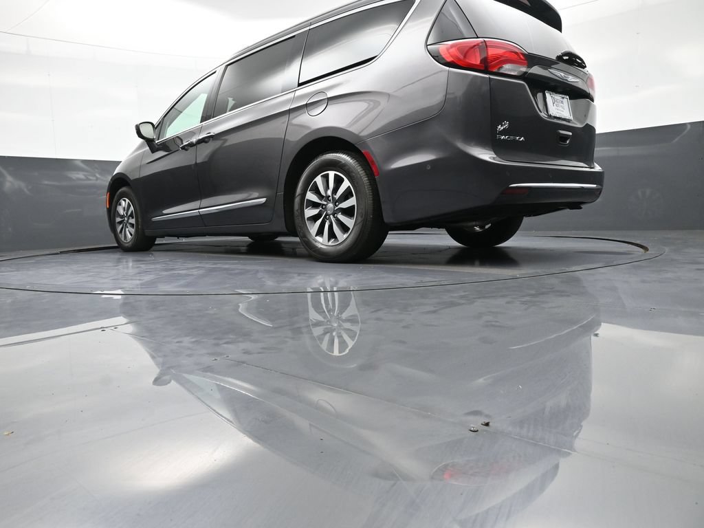Used 2020 Chrysler Pacifica Touring-L Plus FWD image 35