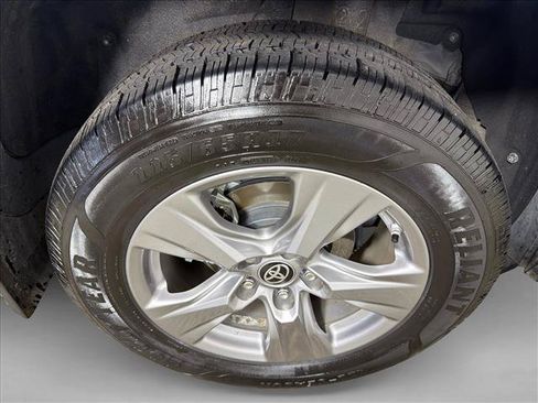 Used 2024 Toyota RAV4 LE AWD/4WD image 17