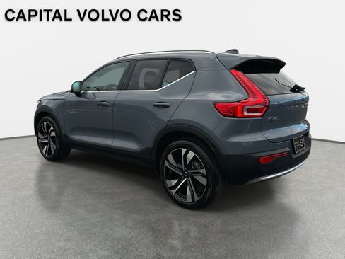 Certified 2023 Volvo XC40 B5 Ultimate w/ Protection Package Premier image 3