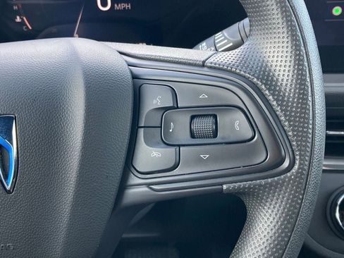 Used 2025 Buick Envista Preferred image 15