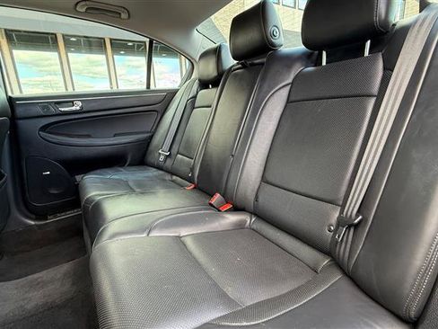 Used 2011 Hyundai Genesis 4.6 image 17