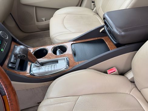 Used 2011 Buick Enclave CXL AWD/4WD image 17