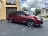 Used 2017 Dodge Grand Caravan SXT image 4