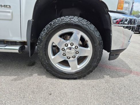Used 2014 Chevrolet Silverado 2500 LTZ w/ LTZ Plus Package AWD/4WD image 14
